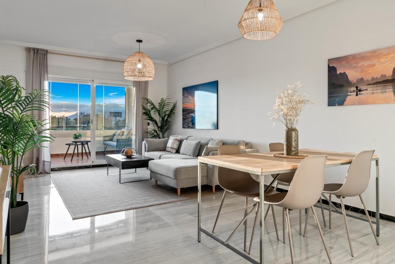 Modern Apartment - 2 Bedrooms, Beachside - Puerto Banus Marbella Exteriör bild