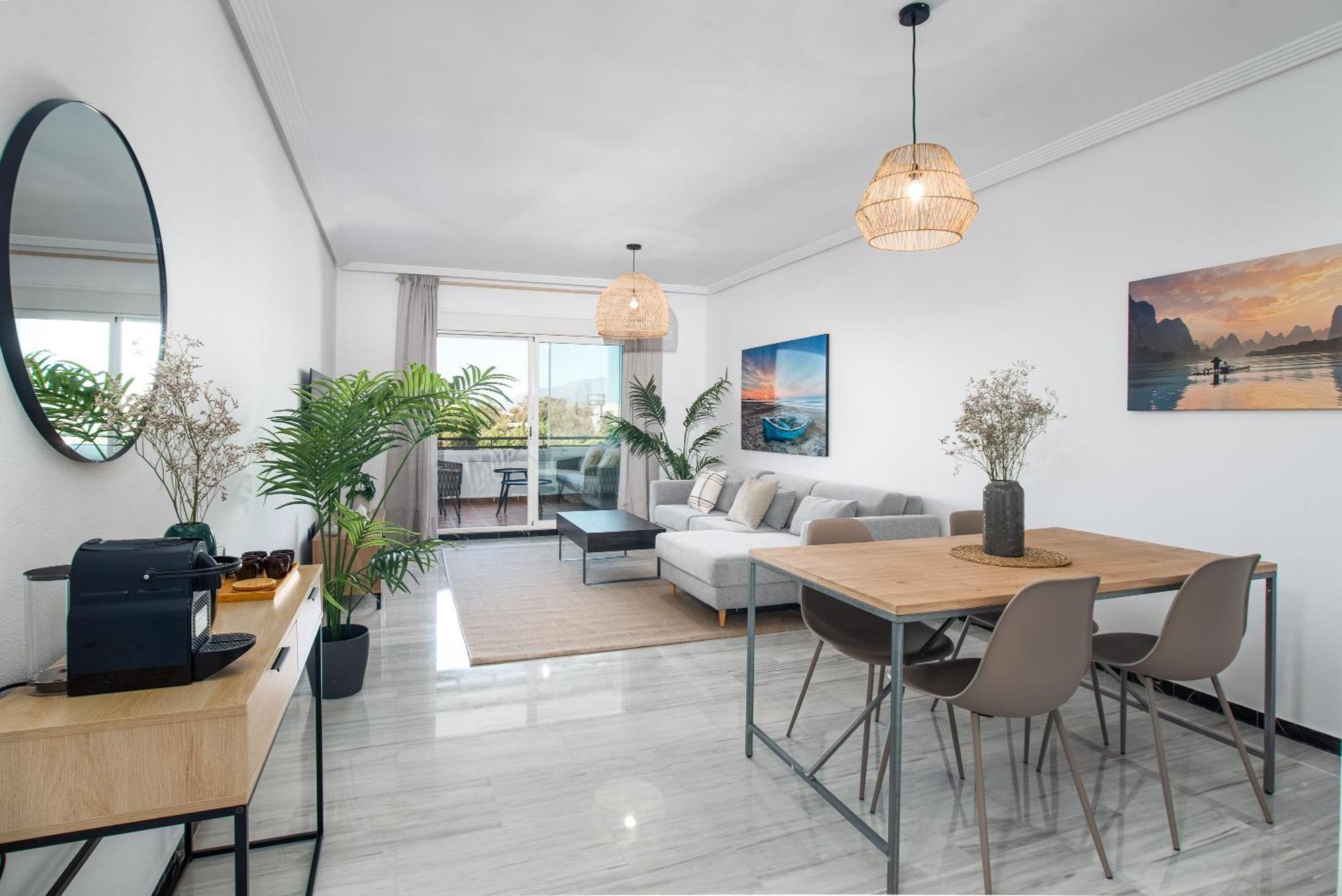 Modern Apartment - 2 Bedrooms, Beachside - Puerto Banus Marbella Exteriör bild