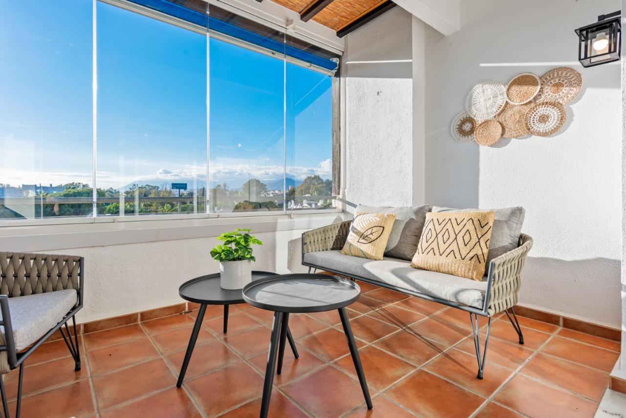 Modern Apartment - 2 Bedrooms, Beachside - Puerto Banus Marbella Exteriör bild