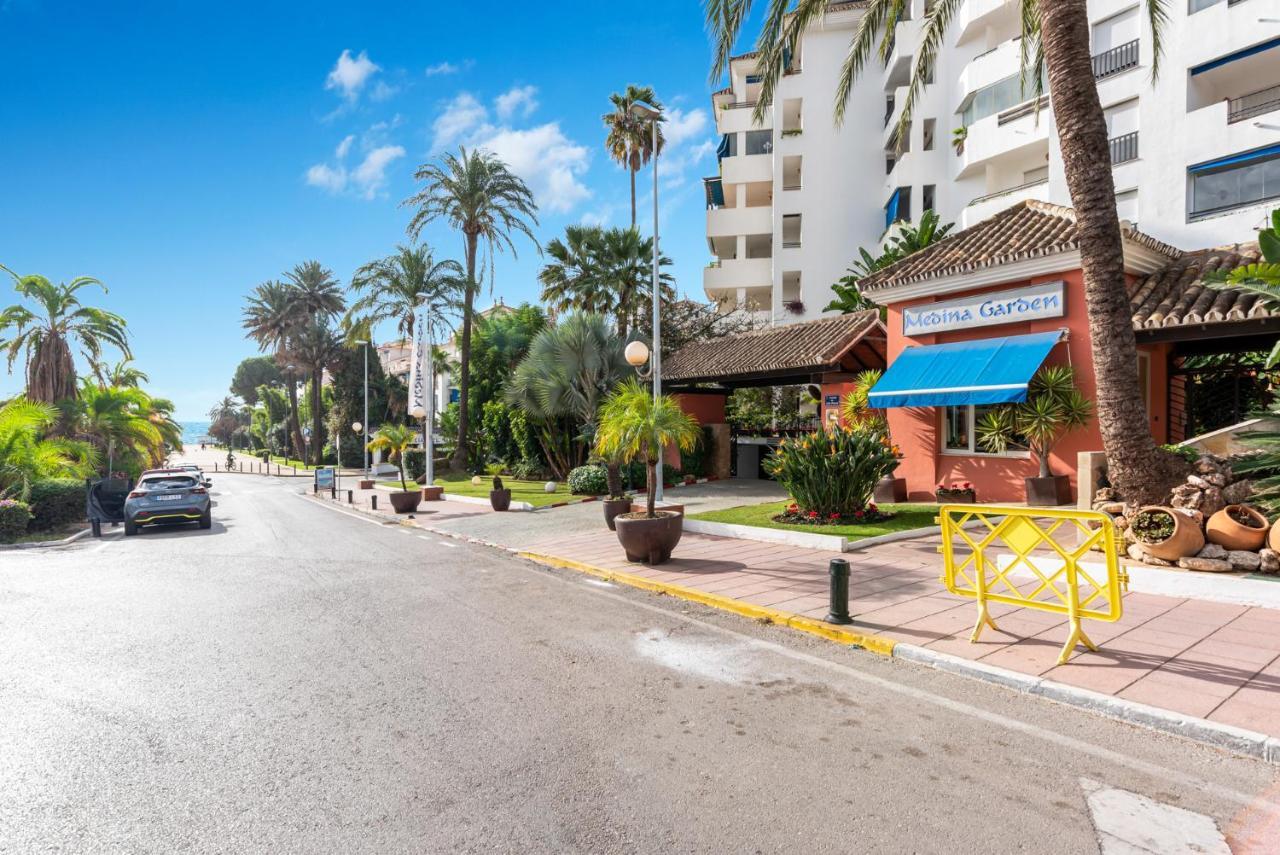 Modern Apartment - 2 Bedrooms, Beachside - Puerto Banus Marbella Exteriör bild