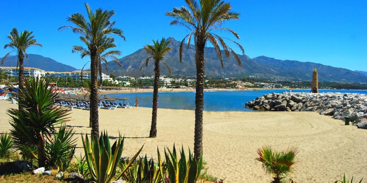 Modern Apartment - 2 Bedrooms, Beachside - Puerto Banus Marbella Exteriör bild