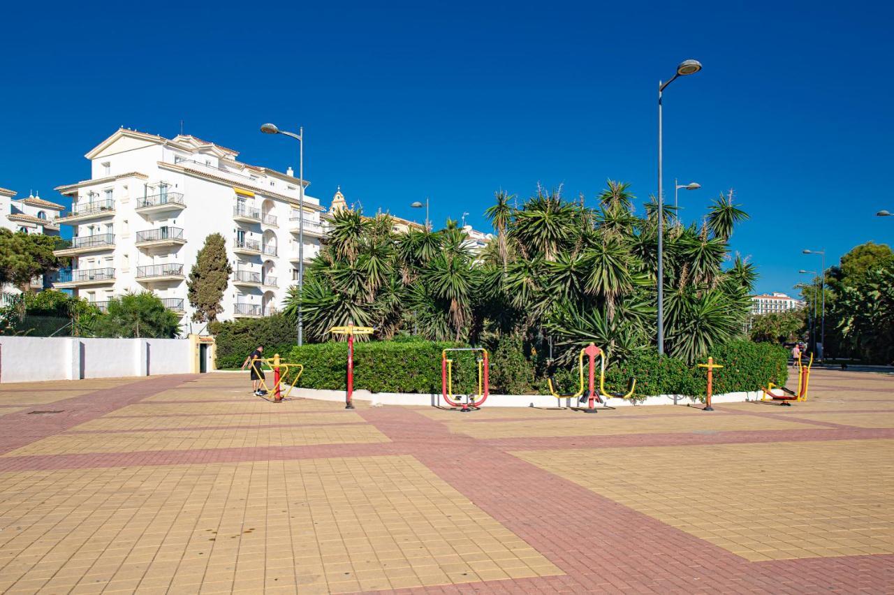Modern Apartment - 2 Bedrooms, Beachside - Puerto Banus Marbella Exteriör bild