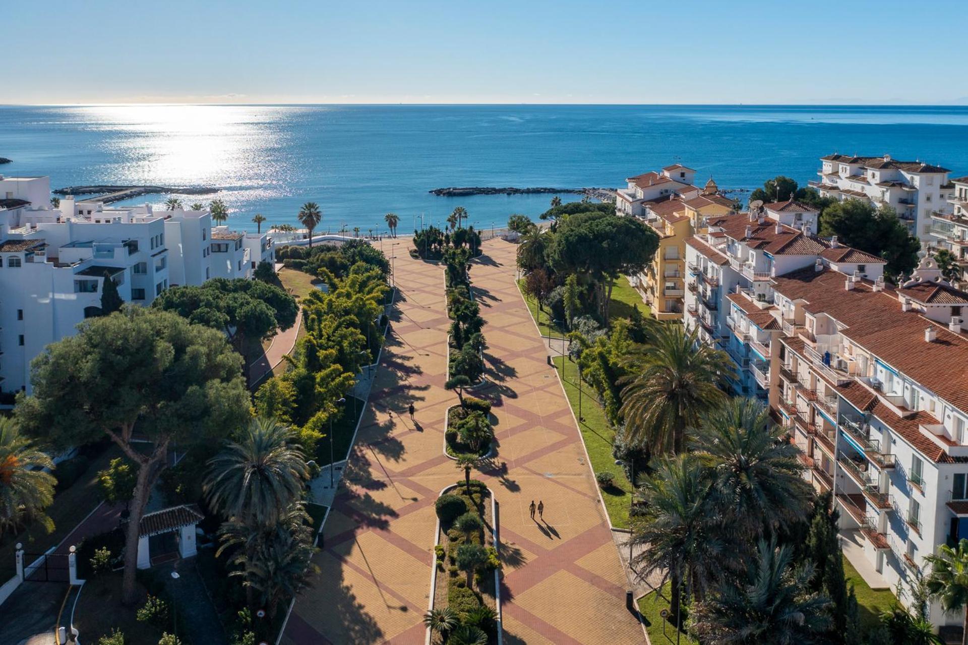 Modern Apartment - 2 Bedrooms, Beachside - Puerto Banus Marbella Exteriör bild